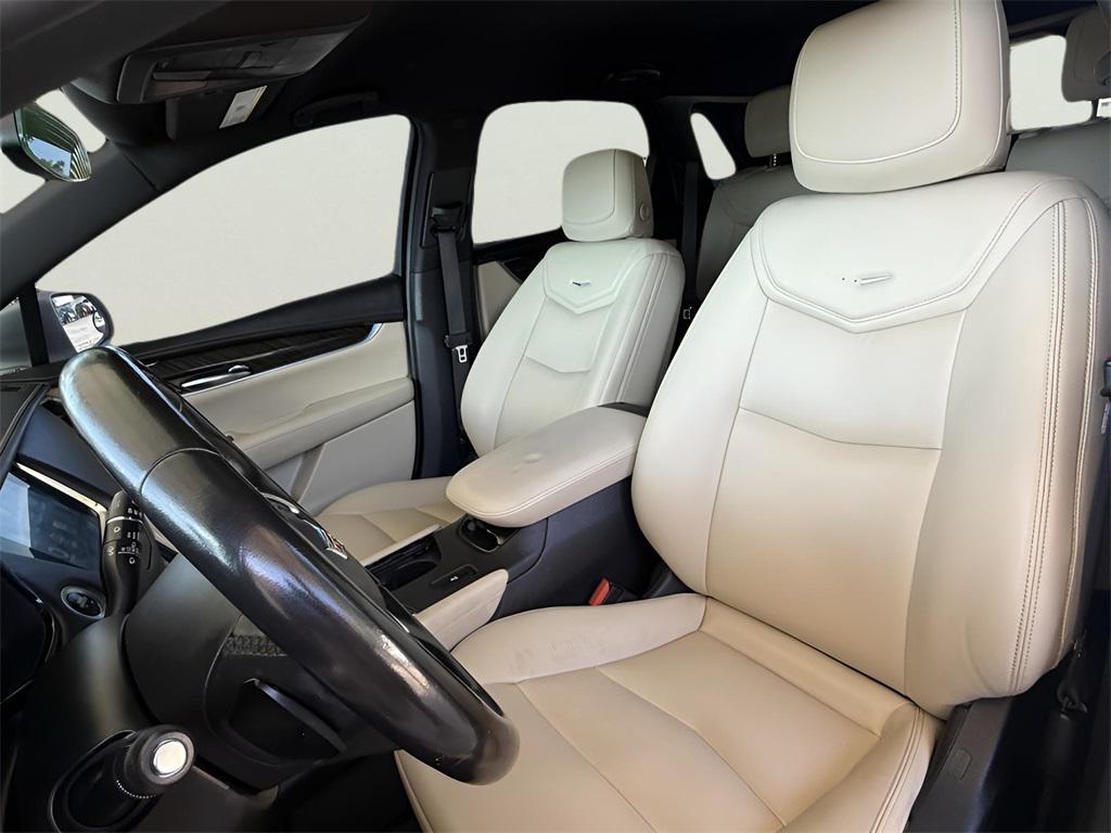 used 2019 Cadillac XT5 car, priced at $15,800