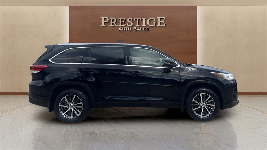 used 2018 Toyota Highlander car, priced at $18,800
