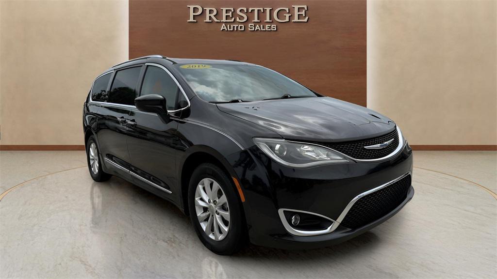 used 2019 Chrysler Pacifica car, priced at $13,000