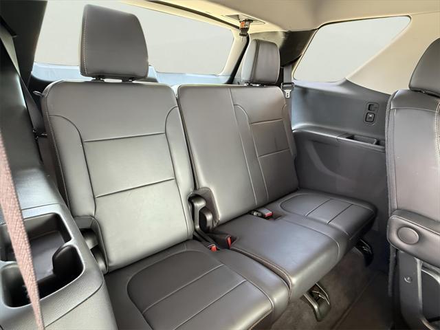 used 2021 Chevrolet Traverse car, priced at $29,500