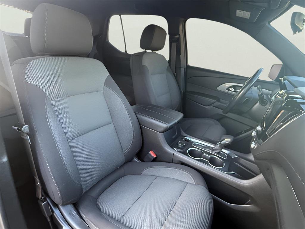 used 2022 Chevrolet Traverse car, priced at $19,000