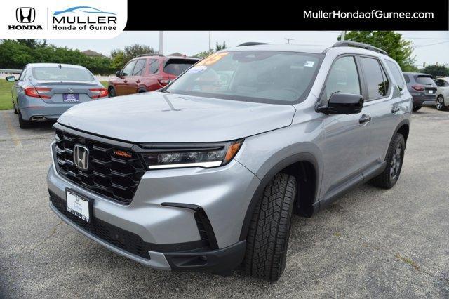 used 2025 Honda Pilot car, priced at $46,995