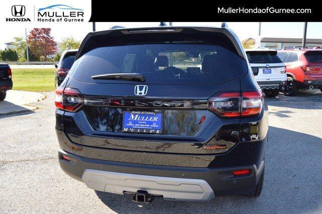 new 2025 Honda Pilot car, priced at $48,179