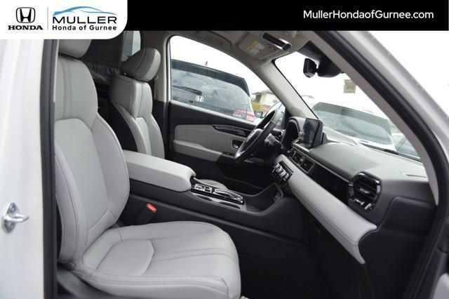 new 2025 Honda Pilot car, priced at $51,450