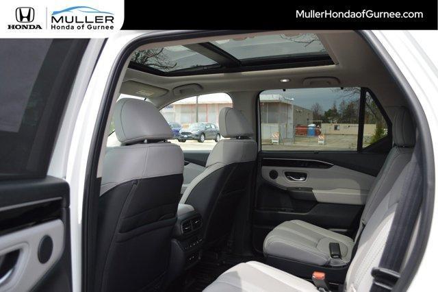 new 2025 Honda Pilot car, priced at $51,450