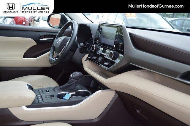 used 2020 Toyota Highlander car, priced at $32,495