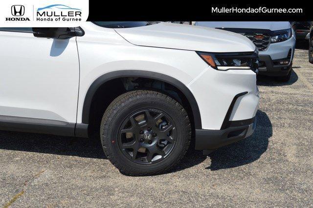 new 2025 Honda Pilot car, priced at $48,264