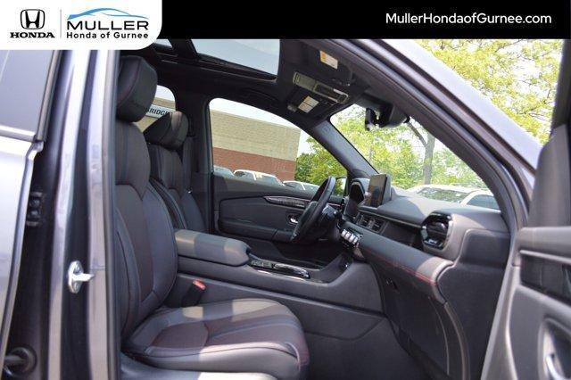 used 2025 Honda Pilot car, priced at $52,804