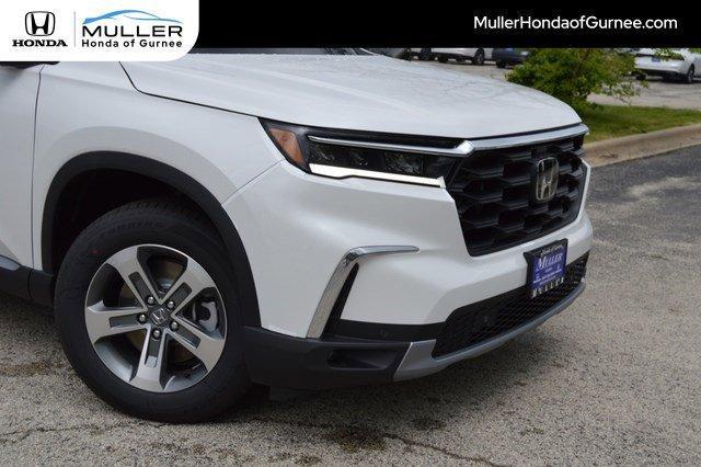 new 2025 Honda Pilot car, priced at $45,247