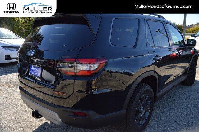 new 2025 Honda Pilot car, priced at $48,234