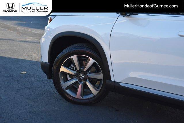 used 2025 Honda Pilot car, priced at $48,269