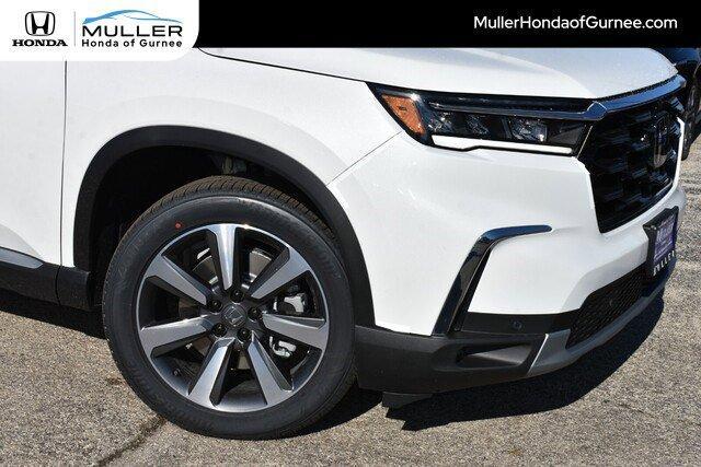 new 2025 Honda Pilot car, priced at $51,604