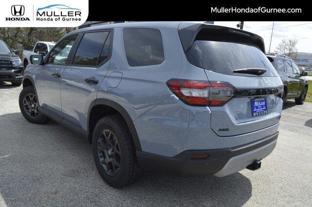 new 2025 Honda Pilot car, priced at $48,219