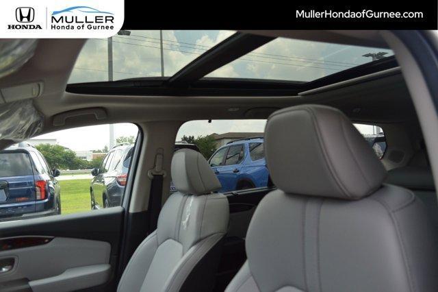 new 2025 Honda Pilot car, priced at $48,699