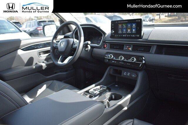 new 2025 Honda Pilot car, priced at $44,273