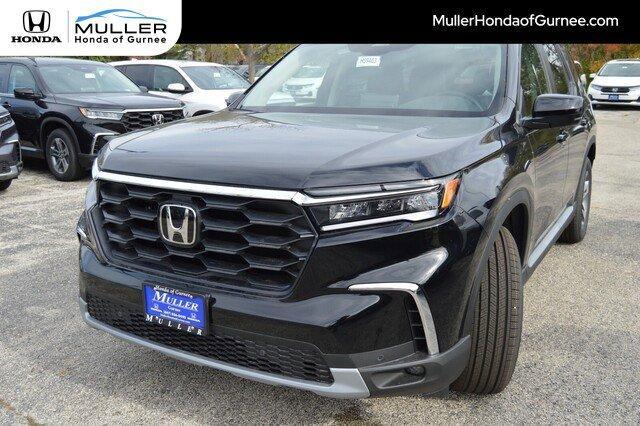 new 2025 Honda Pilot car, priced at $44,899