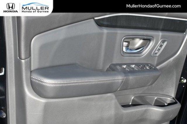 new 2025 Honda Pilot car, priced at $51,604