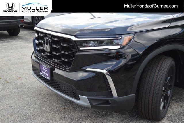 new 2025 Honda Pilot car, priced at $48,744