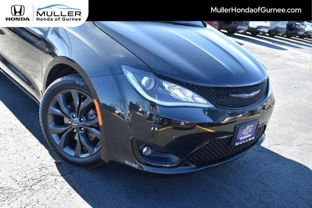 used 2019 Chrysler Pacifica car, priced at $14,387