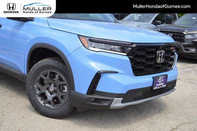 new 2025 Honda Pilot car, priced at $48,624