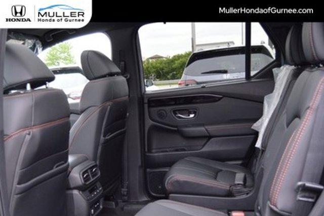 new 2025 Honda Pilot car, priced at $48,624