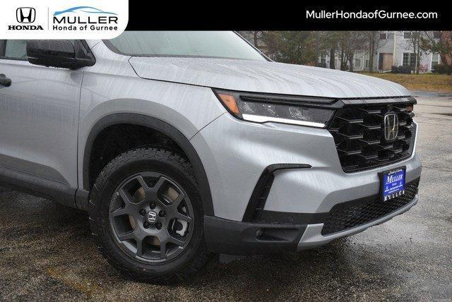 new 2025 Honda Pilot car, priced at $47,837