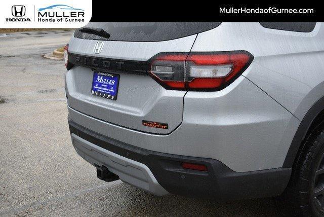 new 2025 Honda Pilot car, priced at $47,837