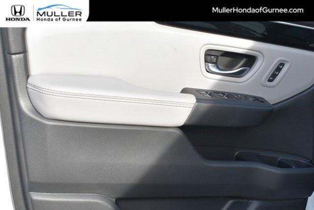 new 2025 Honda Pilot car, priced at $51,095