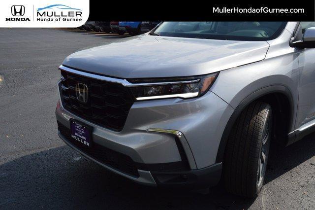 new 2025 Honda Pilot car, priced at $51,095