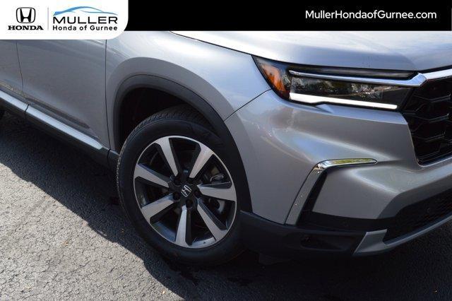 new 2025 Honda Pilot car, priced at $51,095