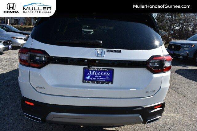 new 2025 Honda Pilot car, priced at $51,604