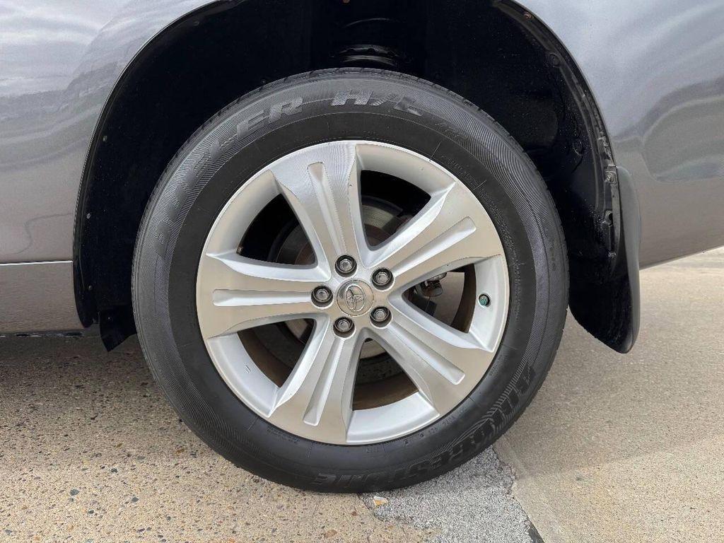 used 2009 Toyota Highlander car, priced at $14,995