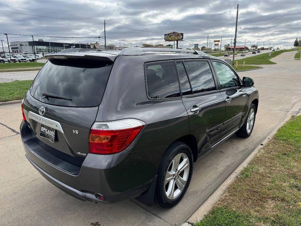 used 2009 Toyota Highlander car, priced at $14,995