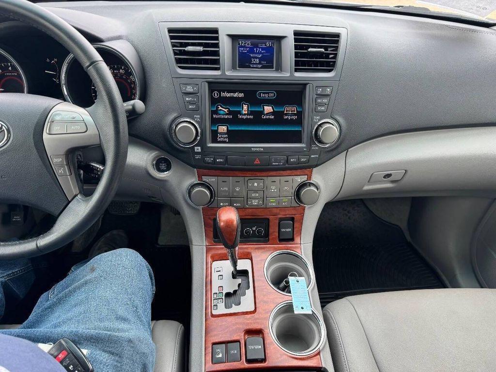 used 2009 Toyota Highlander car, priced at $14,995