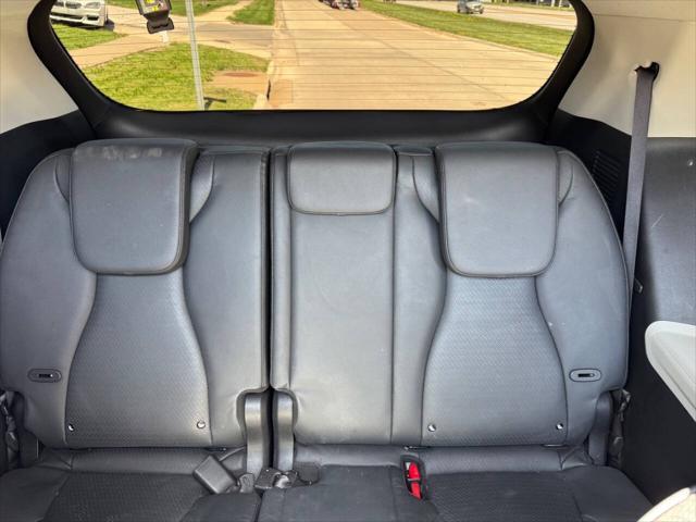 used 2023 Kia Carnival car, priced at $41,900