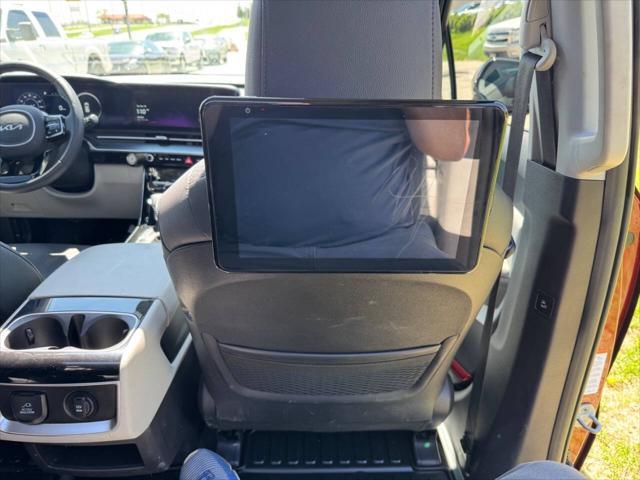 used 2023 Kia Carnival car, priced at $41,900