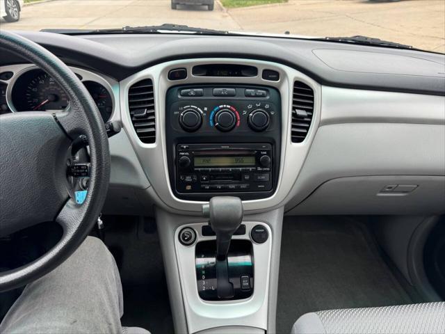 used 2004 Toyota Highlander car, priced at $9,950