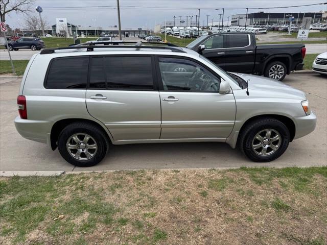 used 2004 Toyota Highlander car, priced at $9,950