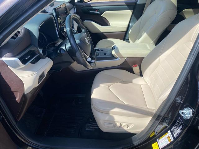 used 2021 Toyota Highlander Hybrid car, priced at $34,950