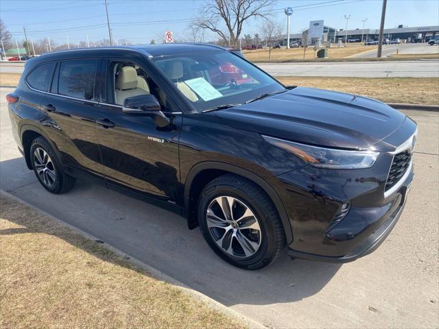 used 2021 Toyota Highlander Hybrid car, priced at $34,950