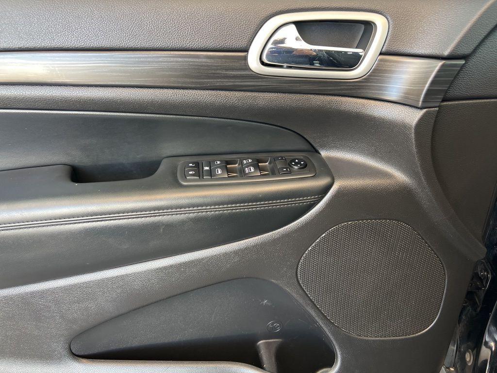 used 2021 Jeep Grand Cherokee car, priced at $23,420