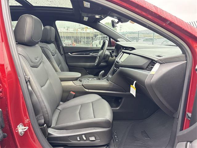 new 2025 Cadillac XT5 car, priced at $58,520
