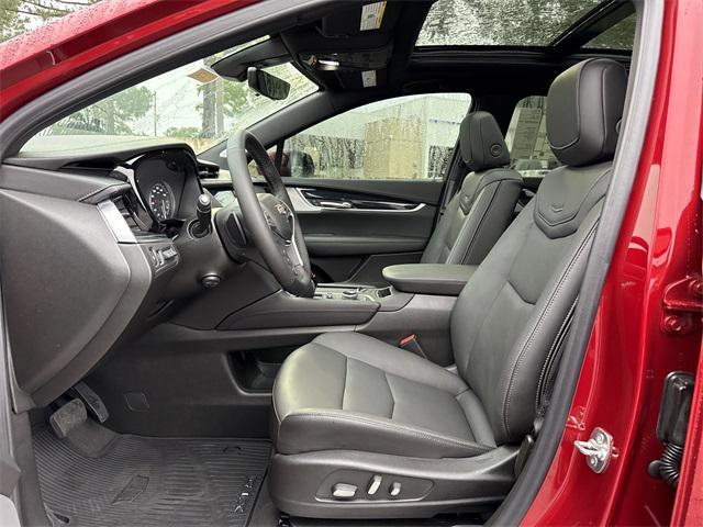 new 2025 Cadillac XT5 car, priced at $58,520