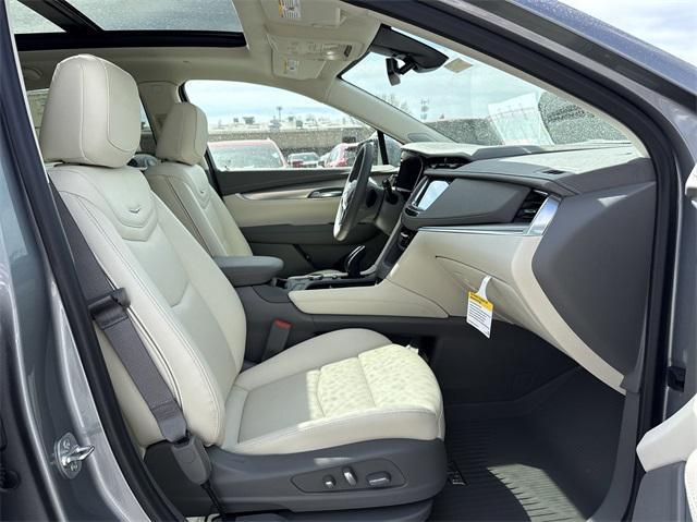 new 2025 Cadillac XT5 car, priced at $53,590
