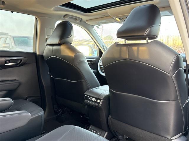 used 2021 Toyota Highlander car, priced at $35,650