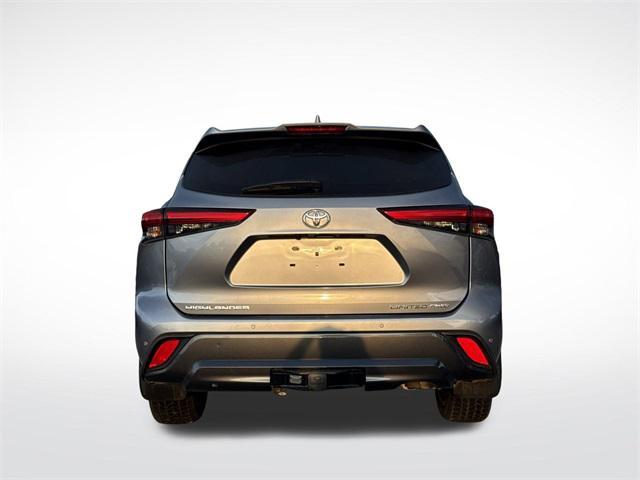 used 2021 Toyota Highlander car, priced at $35,650