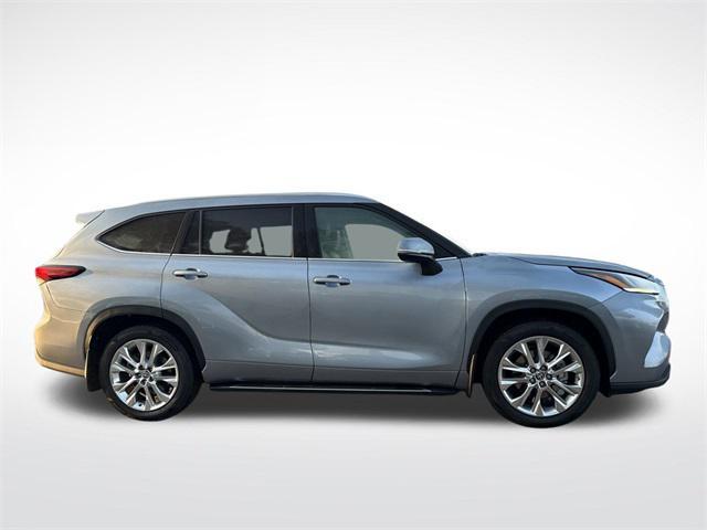 used 2021 Toyota Highlander car, priced at $35,650