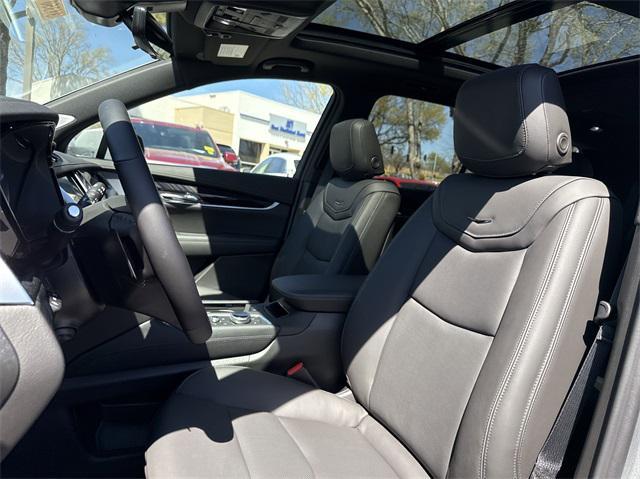 new 2025 Cadillac XT6 car, priced at $61,990