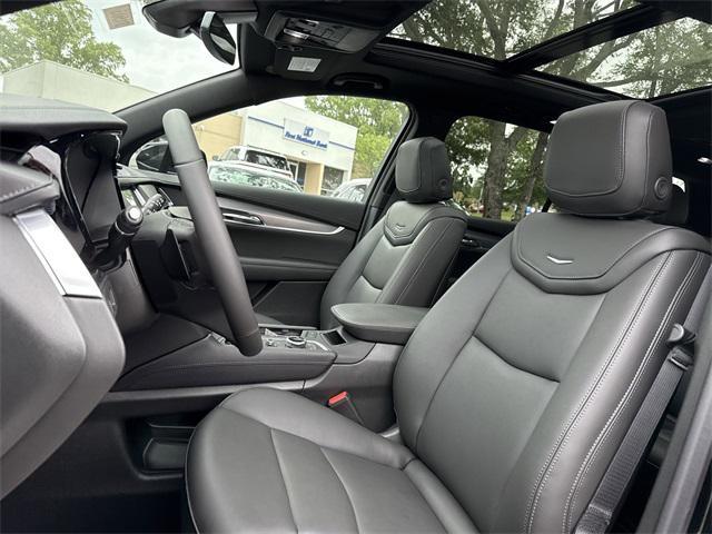 new 2025 Cadillac XT6 car, priced at $51,610