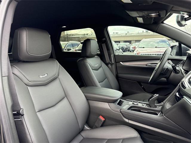 new 2025 Cadillac XT5 car, priced at $46,315